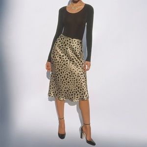 REALISATION PAR NAOMI 100% SILK SKIRT IN THE WILD ONES PRINT SZ M